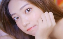 三个男人一起舔我好爽